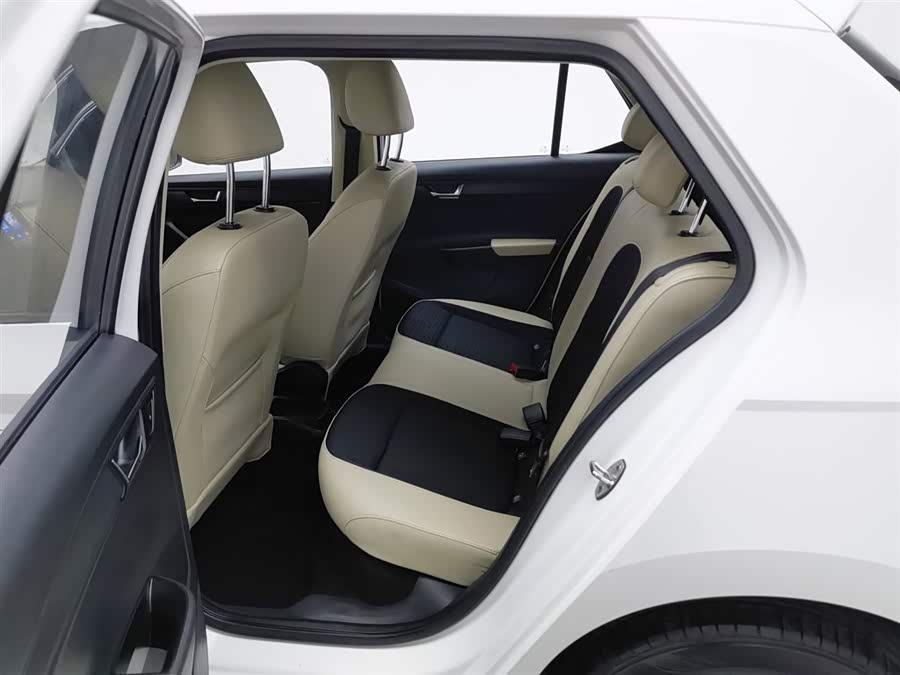 Skoda Fabia 2016 immagine di auto #16