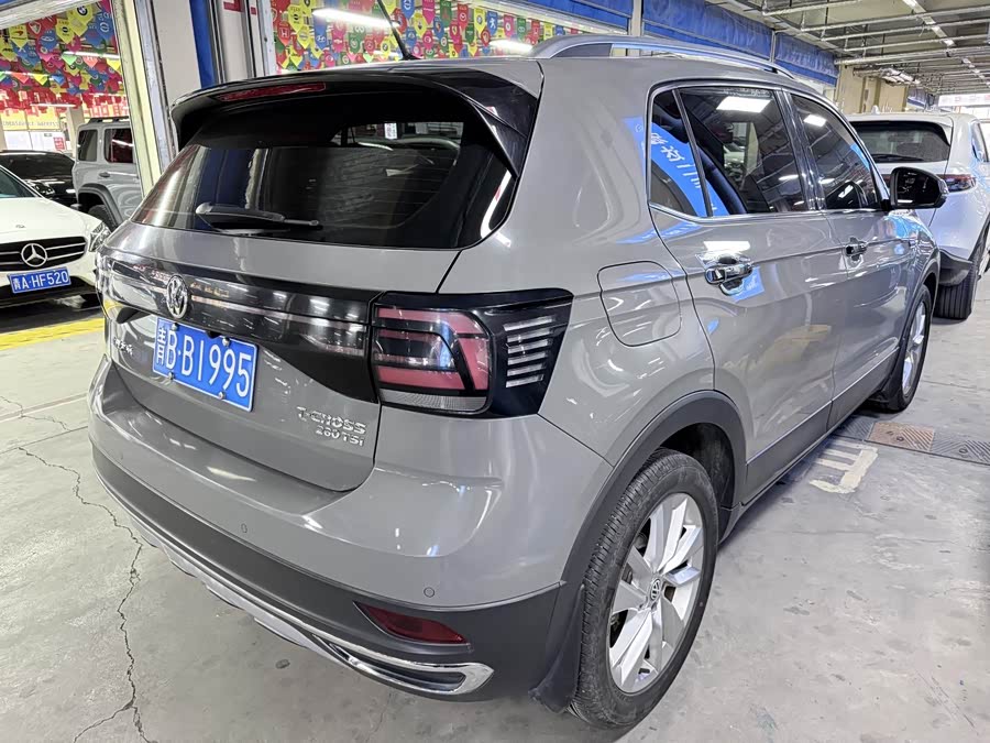Volkswagen T-Cross 2019 car image #16