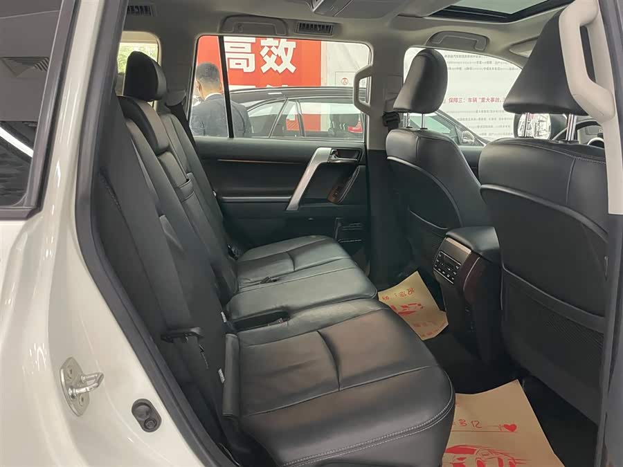Toyota Land Cruiser Prado 2017 car image #16