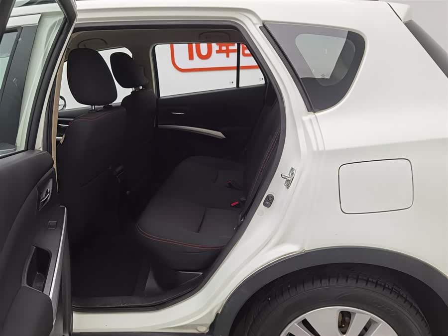 Suzuki S-Cross 2014 صورة سيارة #16