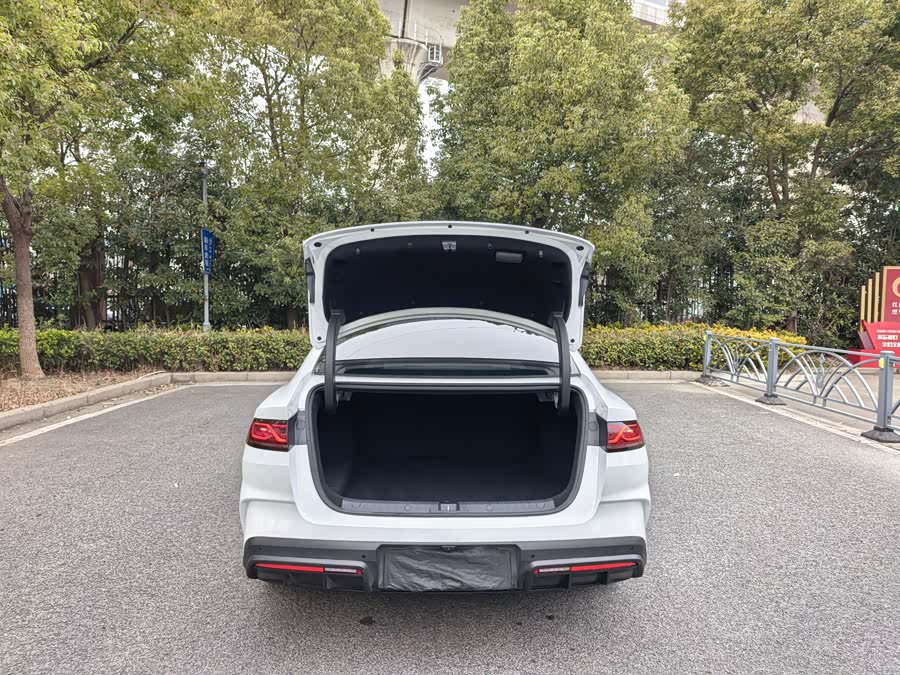 BYD Qin L 2025 car image #16