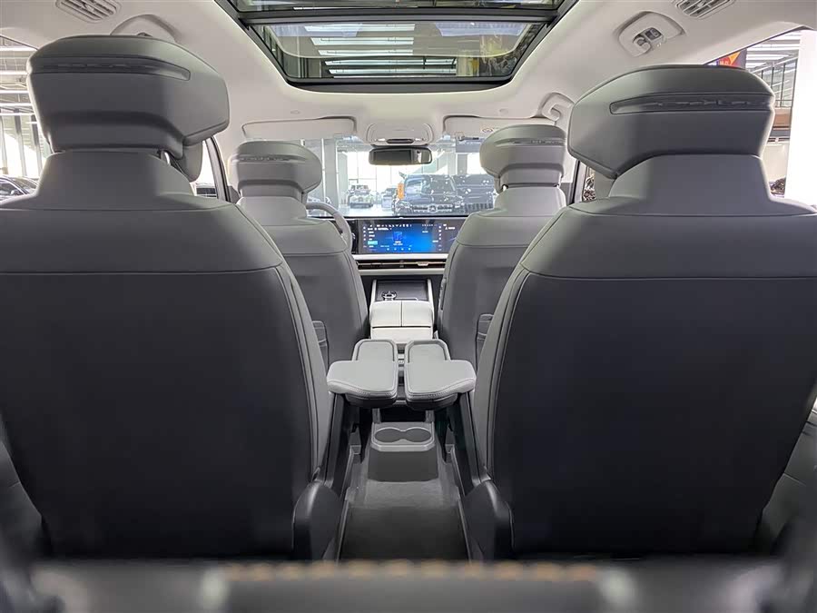 Ford Edge 2023 car image #16