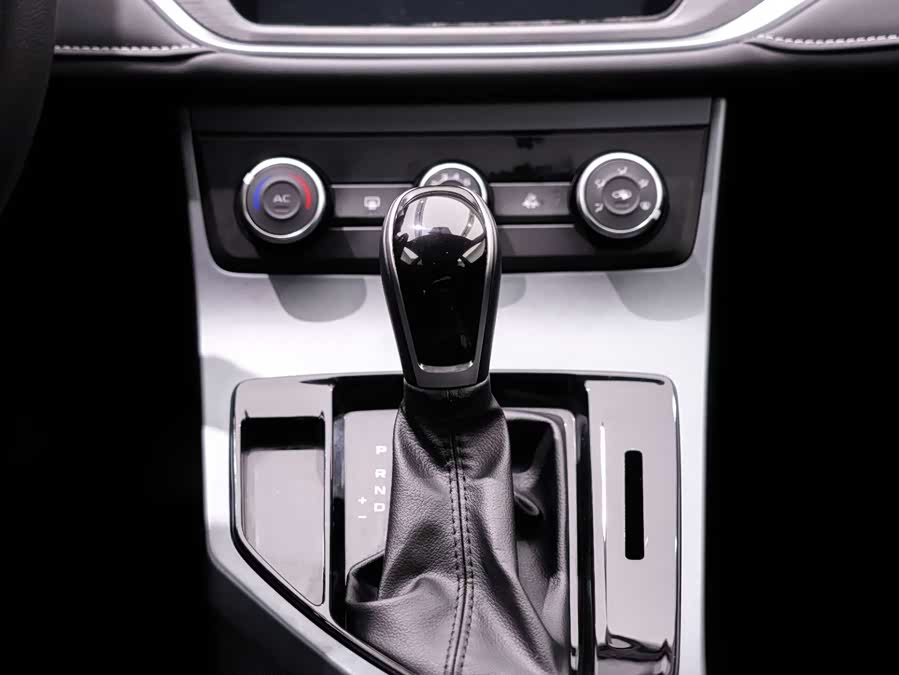 GEELY Emgrand 2022 car image #16