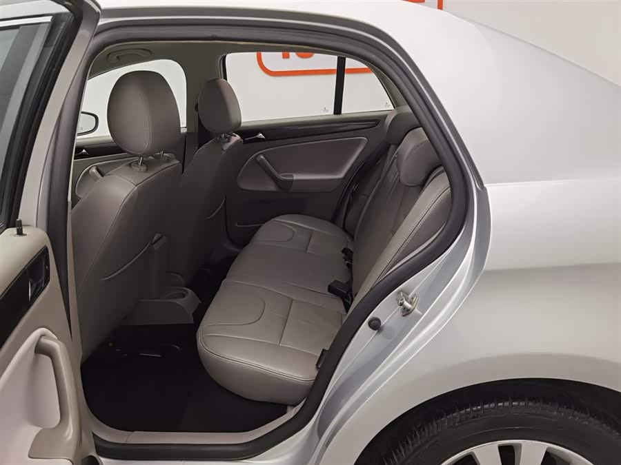 Volkswagen Bora 2012 immagine di auto #16