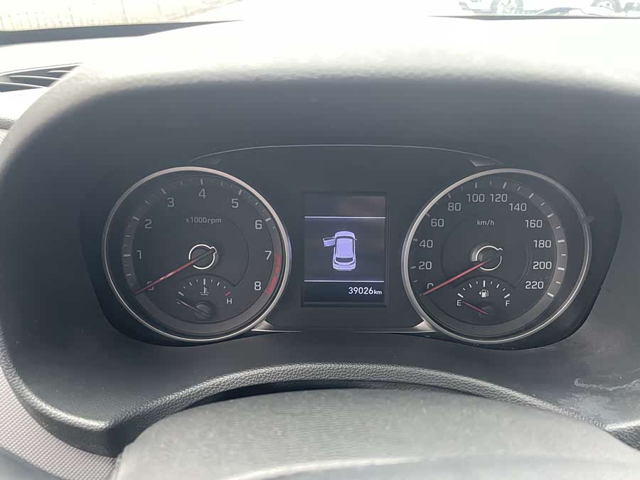 Hyundai ix25 2019 #16 Hyundai ix25 2019 car image #16