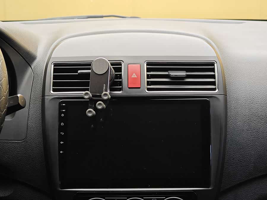 Forthing JOYEAR X5 2011 car image #16