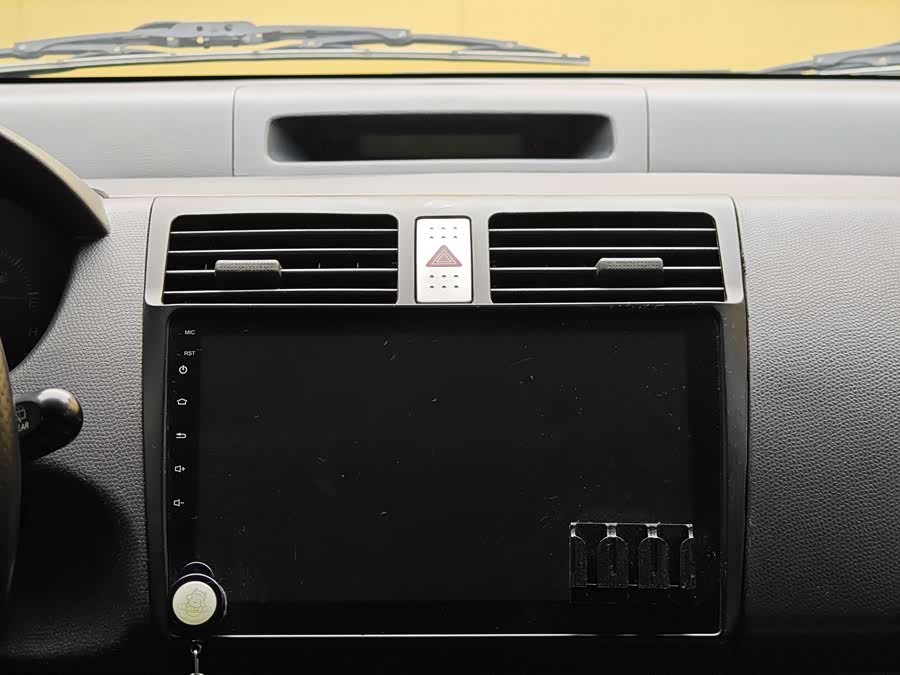 Suzuki Swift 2012 car image #16