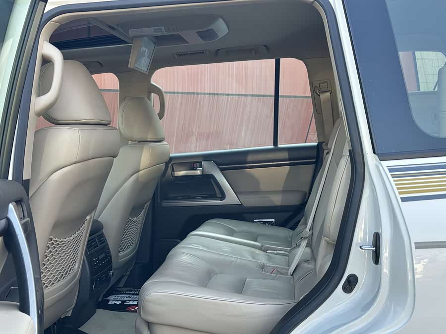 Toyota Land Cruiser 2011 immagine di auto #16