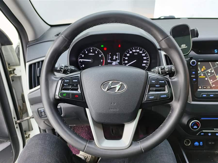 Hyundai ix25 2016 car image #16