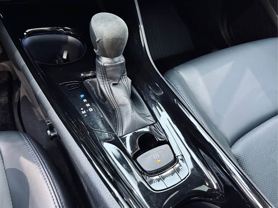 Toyota C-HR 2020 immagine di auto #16