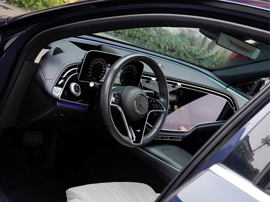 Mercedes-Benz E Class 2023 car image #16