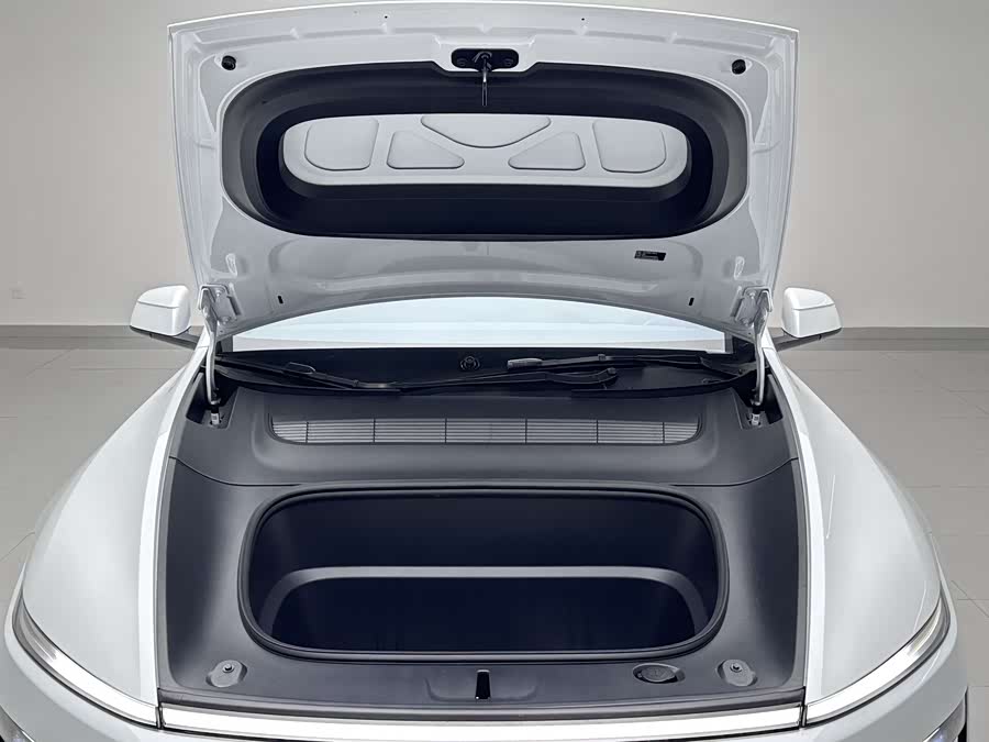 特斯拉 Model Y L 2025 汽车图片 #16