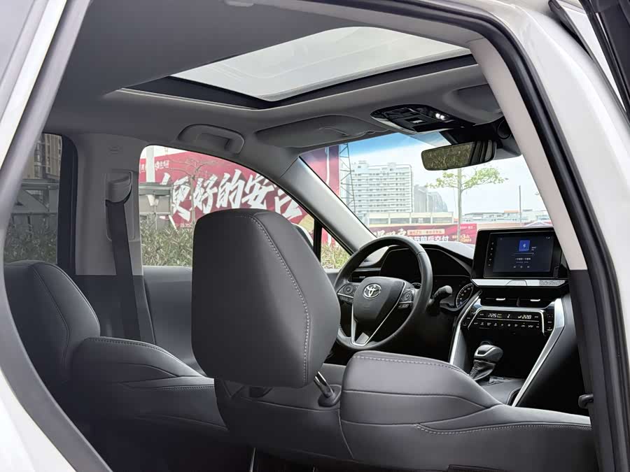 Toyota Venza 2023 car image #16