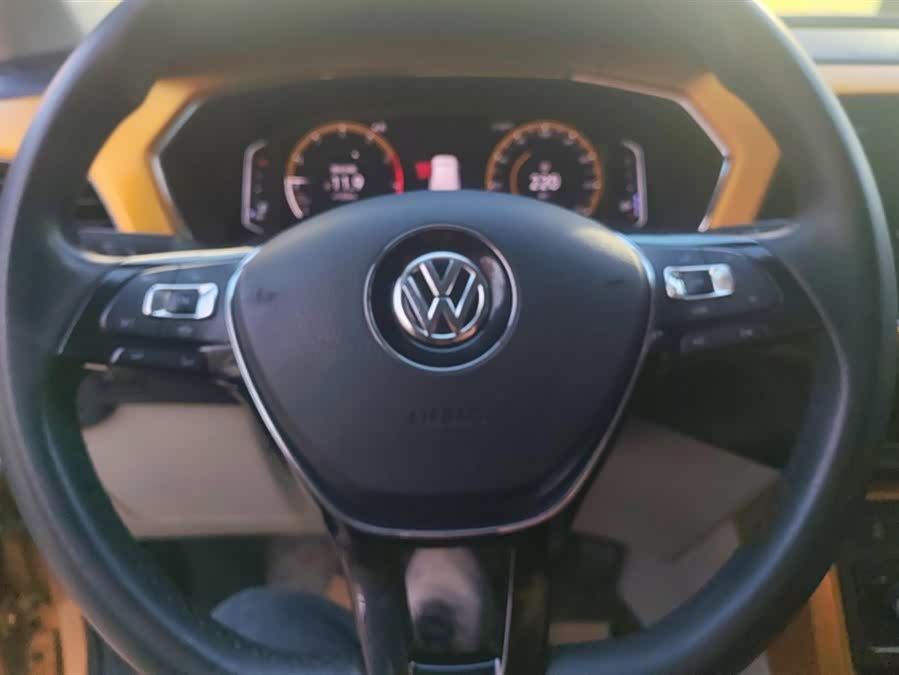 Volkswagen T-Cross 2019 car image #16