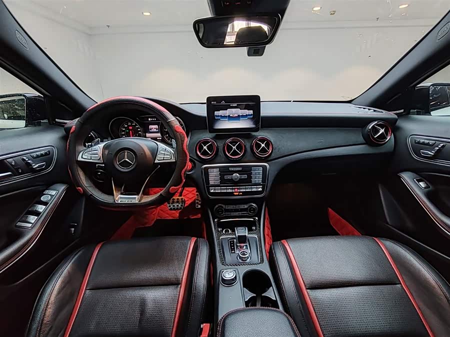 Mercedes-Benz GLA AMG 2018 car image #16