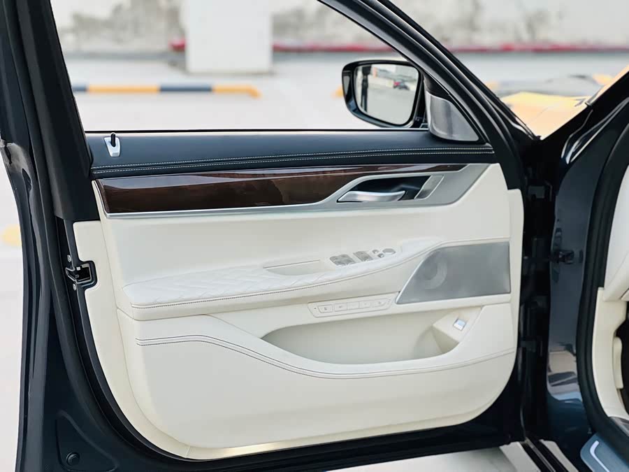 BMW 7 Series 2020 #16 BMW 7 Series 2020 car image #16