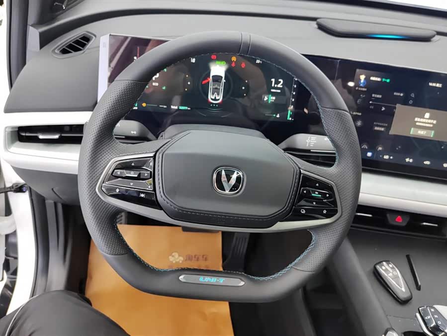 Changan UNI-T 2023 car image #16