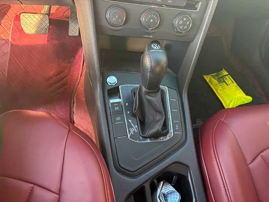 Volkswagen Tharu 2022 immagine di auto #16