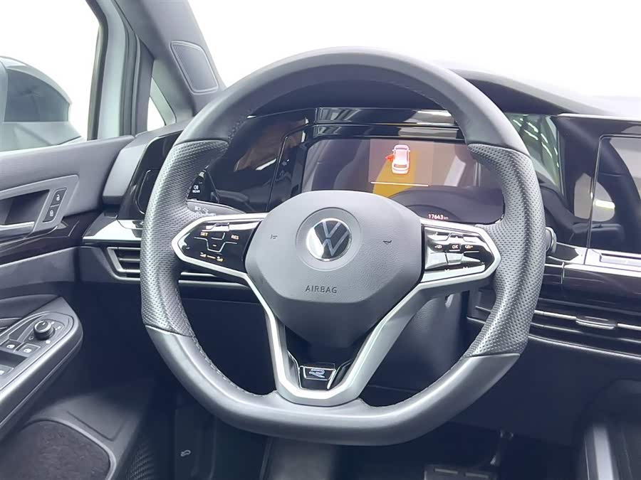 Volkswagen Golf 2021 car image #16