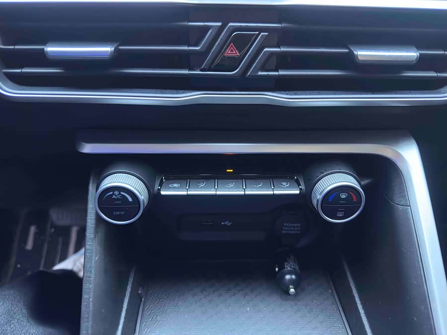 GEELY Coolray 2021 #16 GEELY Coolray 2021 car image #16