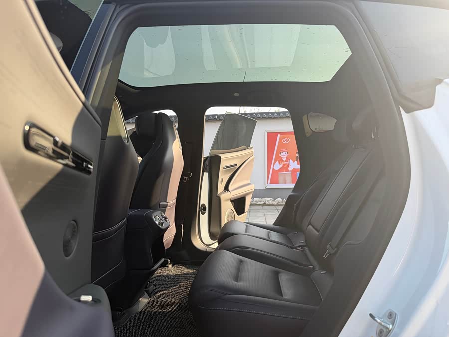 Avatr 07 2025 car image #16