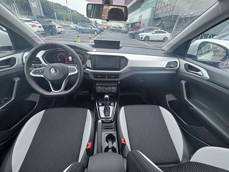 Volkswagen Tacqua 2022 car image #16