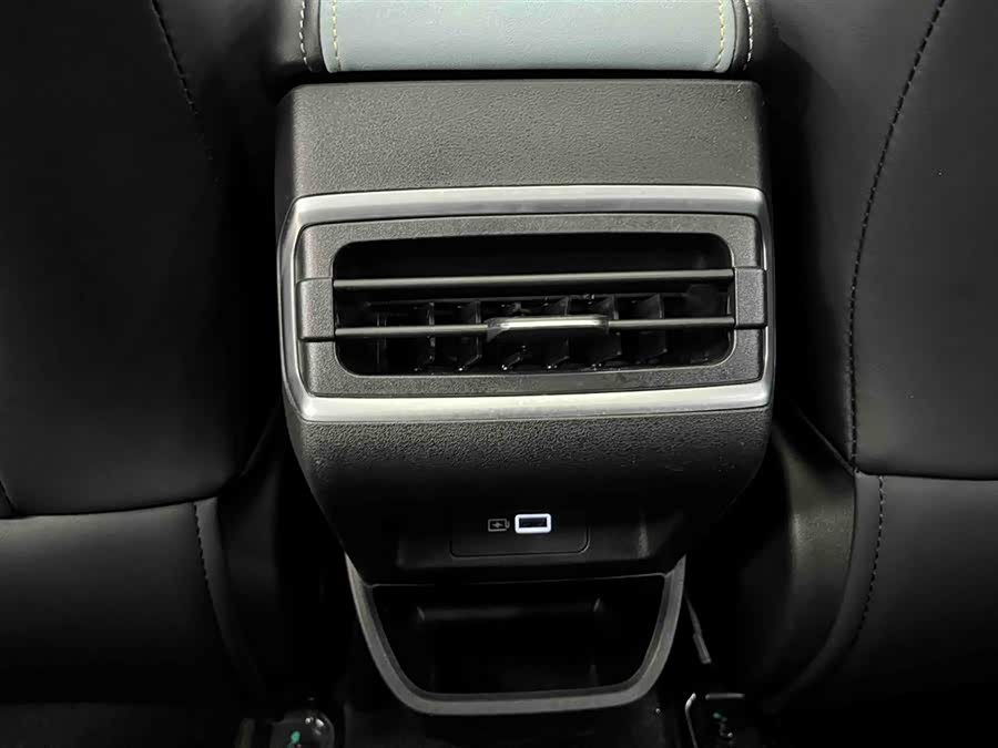 GEELY Emgrand L 2022 صورة سيارة #16