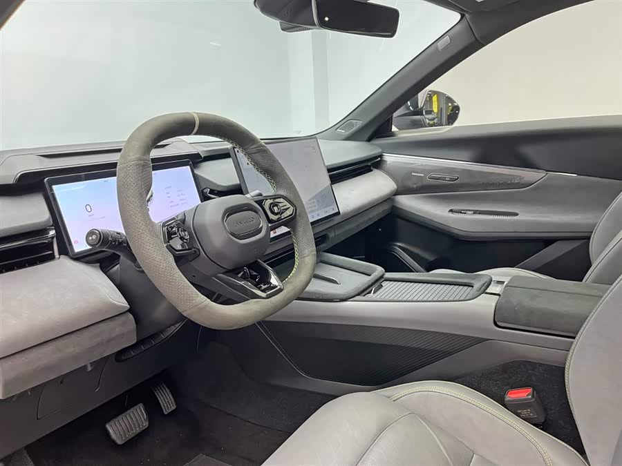 Lynk & Co 08 EM-P 2024 car image #16