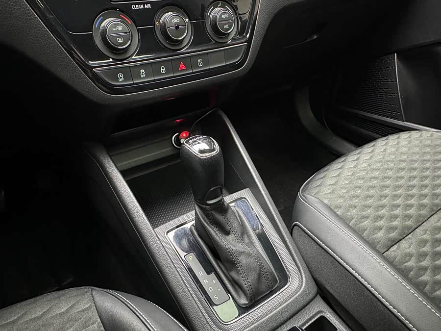 Skoda Kamiq 2018 #16 Skoda Kamiq 2018 car image #16