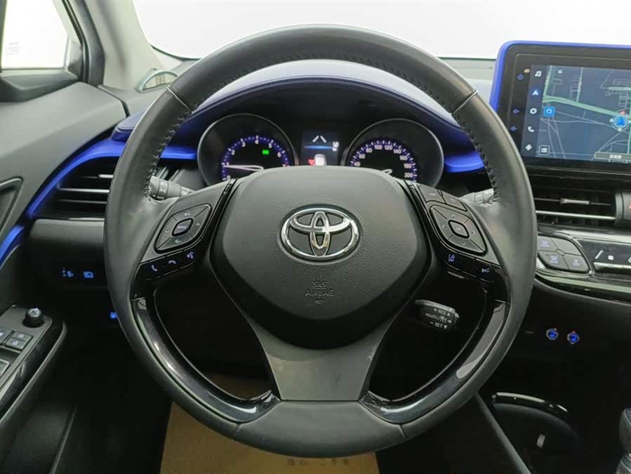 Toyota C-HR 2022 car image #16