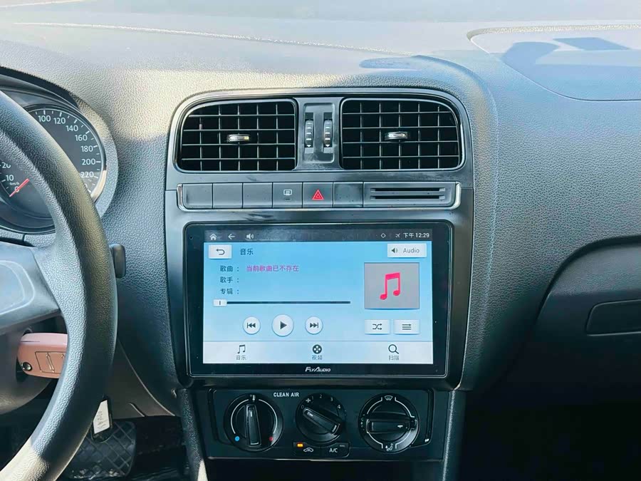 Volkswagen Polo 2018 immagine di auto #16