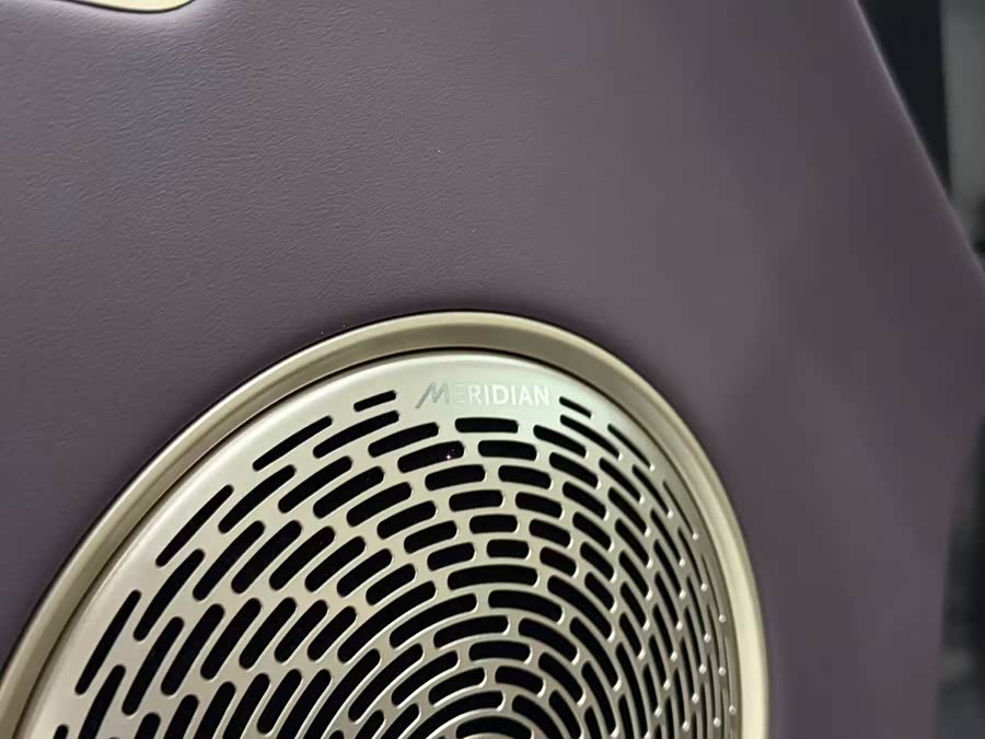 Avatr 06 2025 car image #16