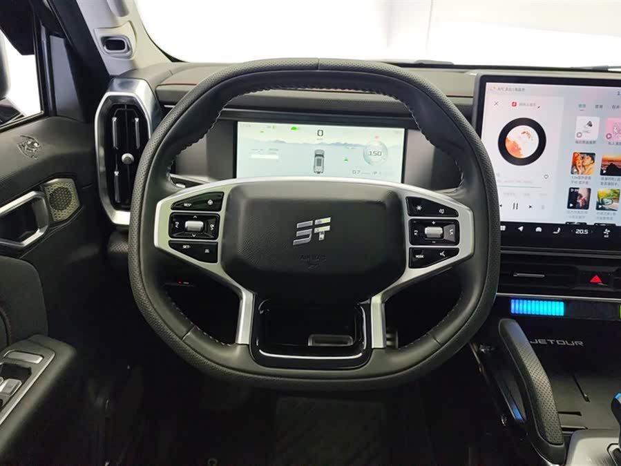 Jetour Traveller 2023 car image #16