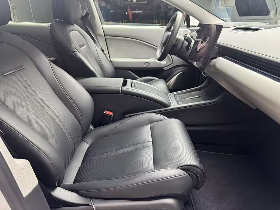 极氪 极氪007 2024 汽车图片 #16