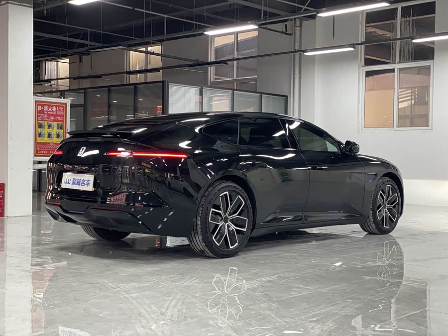 Avatr 12 2024 car image #16