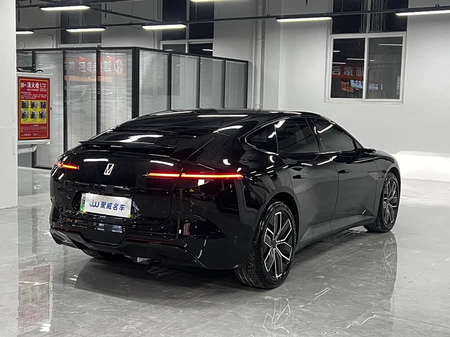 Avatr 12 2024 car image #16