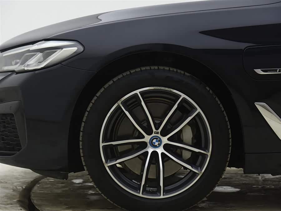 BMW 5 Series New Energy 2023 car image #16
