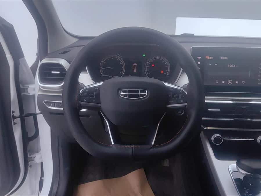 GEELY Coolray 2023 car image #16