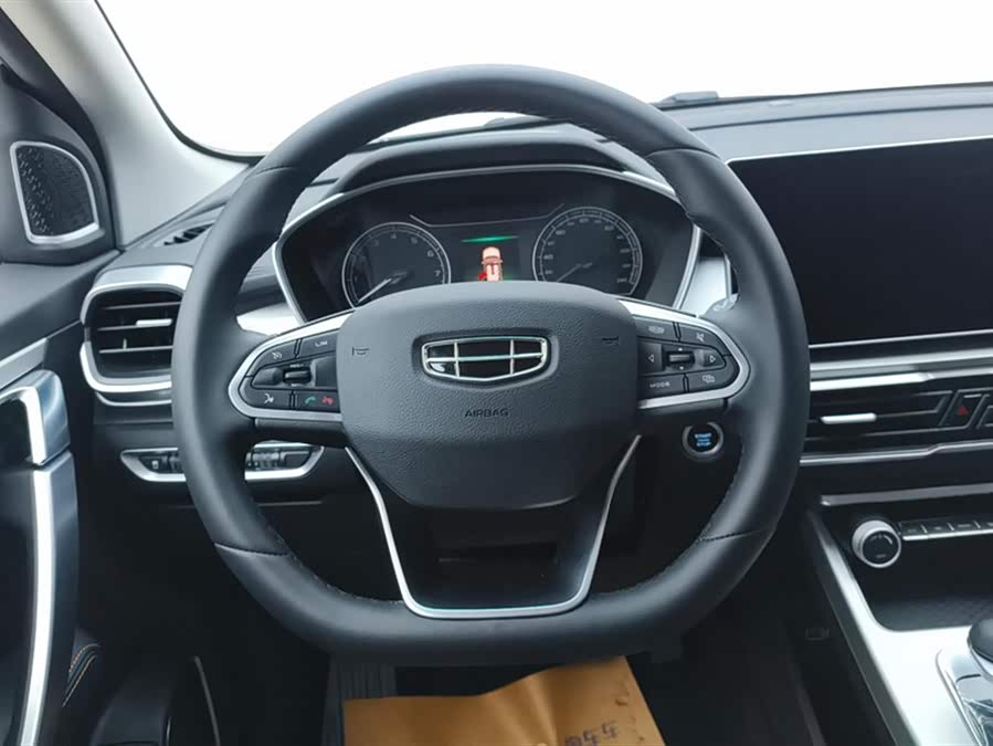 GEELY Coolray 2025 car image #16