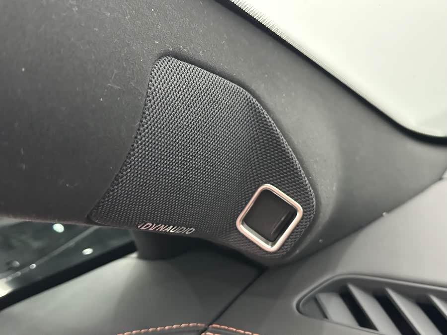 BYD HanL 2025 car image #16