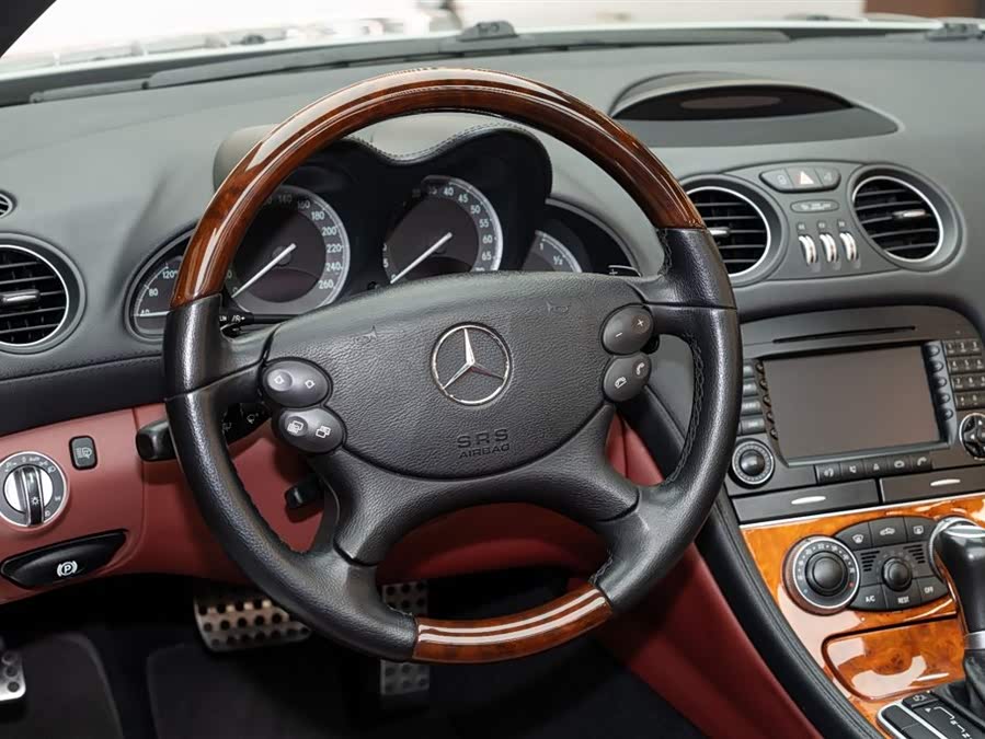 Mercedes-Benz SL Class 2007 car image #16