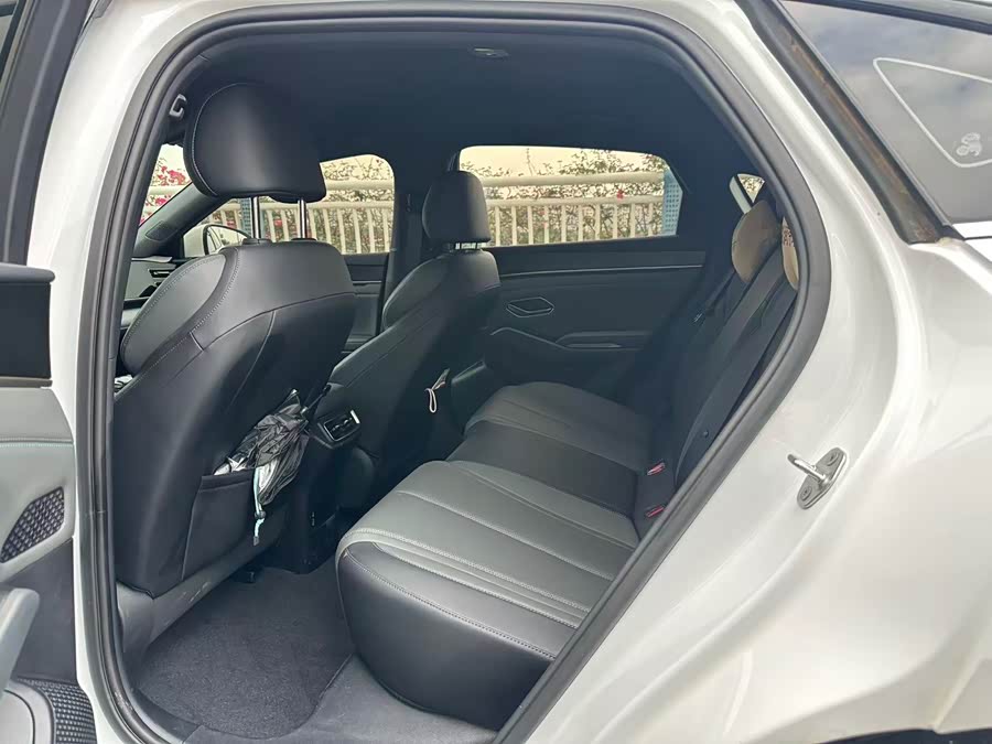 BYD Qin L 2025 immagine di auto #16