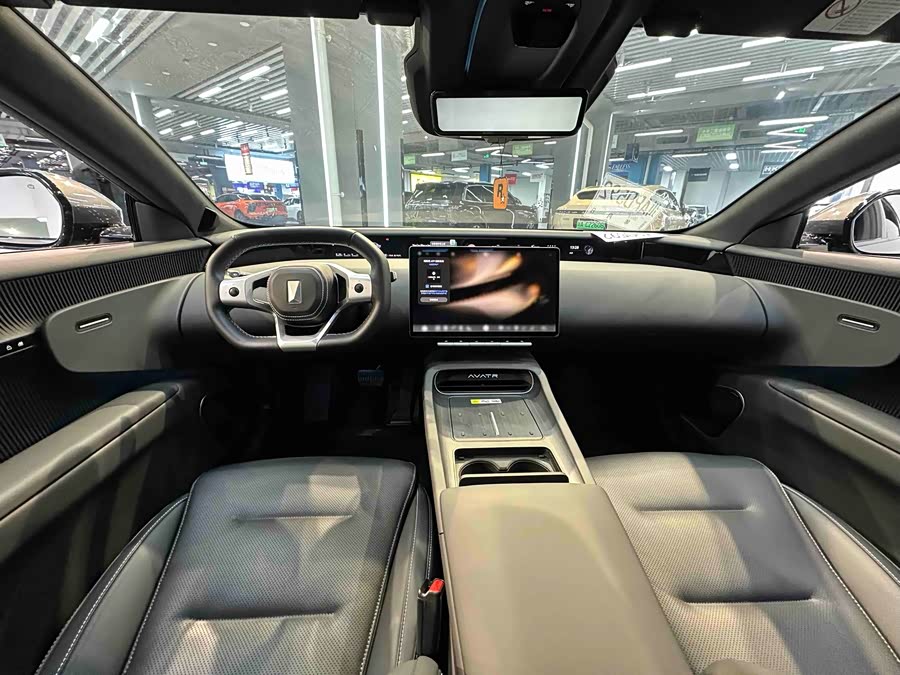 Avatr 12 2024 car image #16