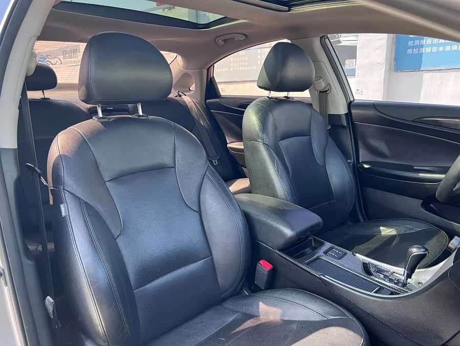 Hyundai Sonata 2012 изображение автомобиля #16