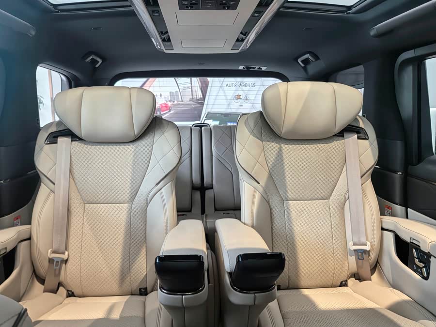 Toyota Alphard 2024 image de voiture #16