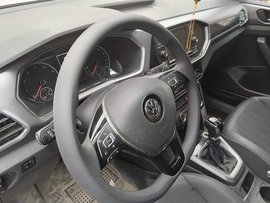 Volkswagen T-Cross 2020 car image #16