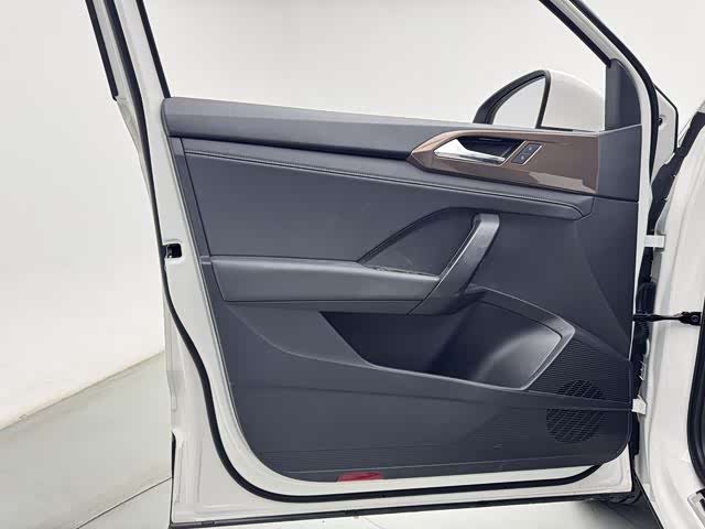 Volkswagen Tharu 2022 immagine di auto #16