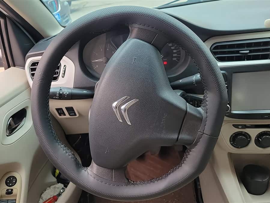 Citroen C-Elysée 2015 imagem de carro #16