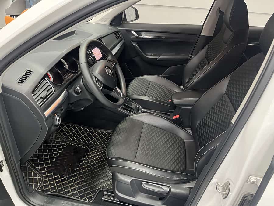 Skoda Kamiq 2020 car image #16