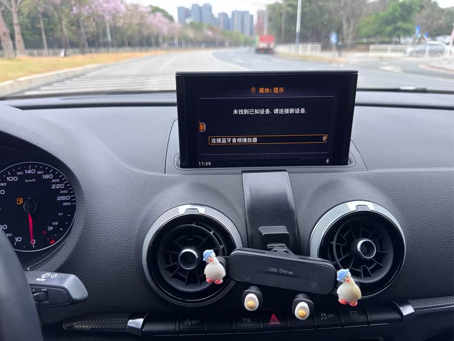 Audi A3 2019 car image #16